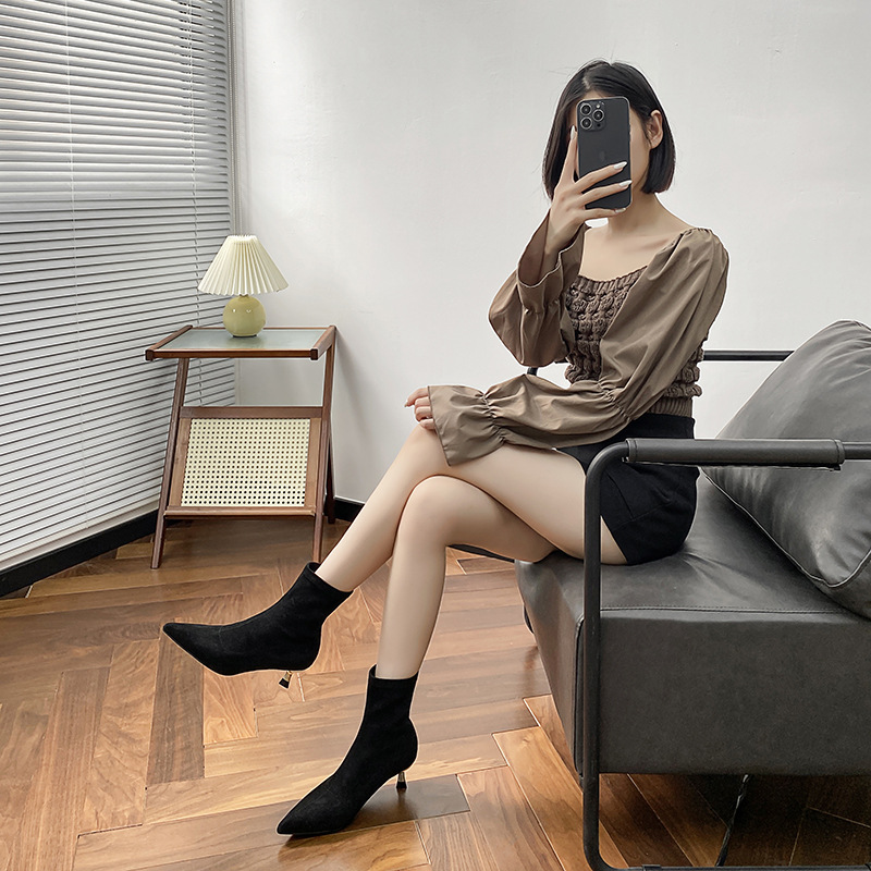 Kitten heel suede stretch skinny boots 1