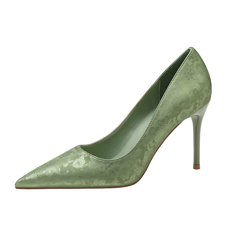 Silk satin pumps with high heels 70