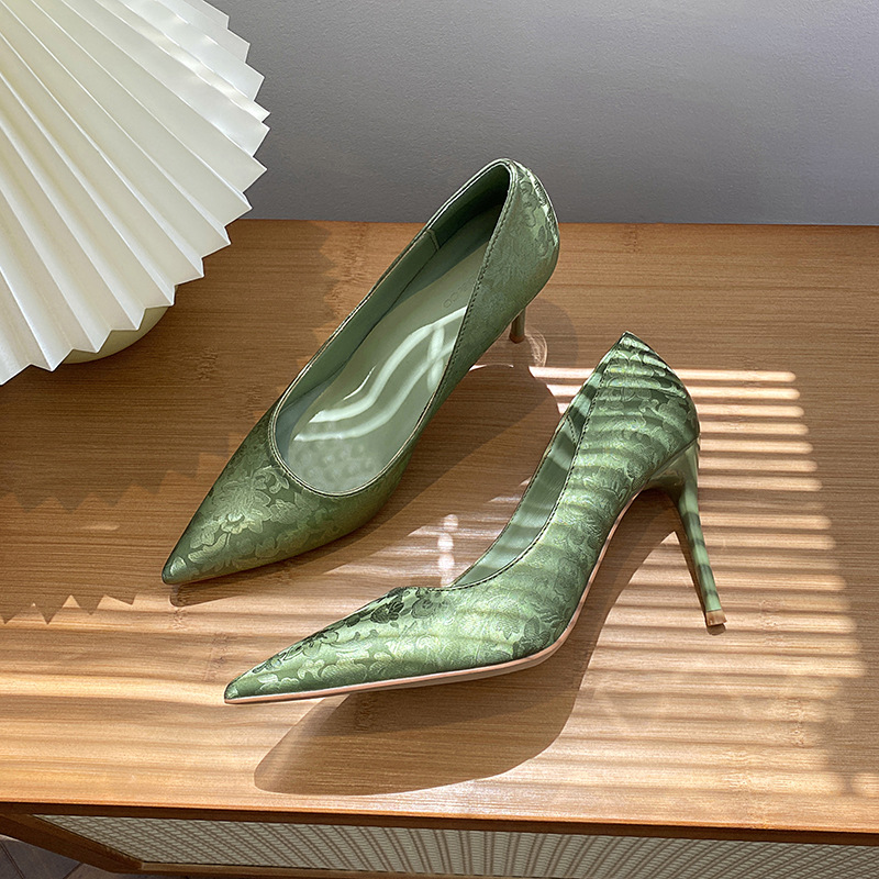 Silk satin pumps with high heels 70