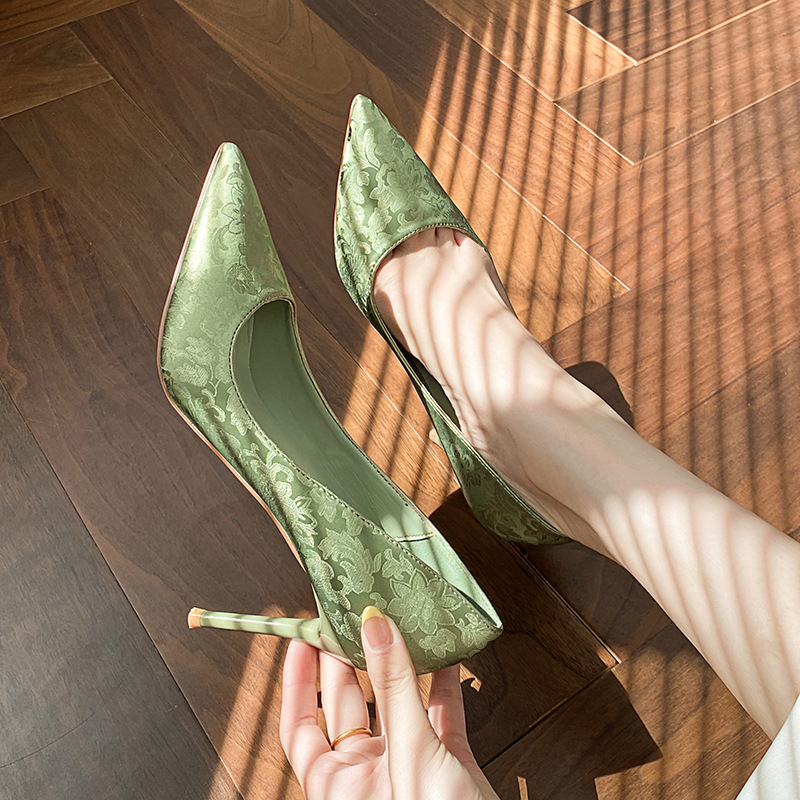 Silk satin pumps with high heels 70